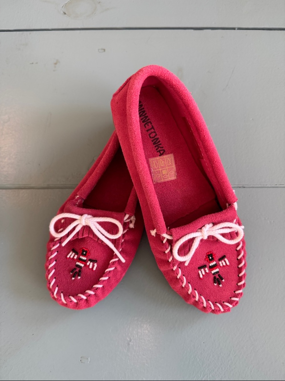 Minnetonka Pink Beaded Kids Moccasin Slippers size 4